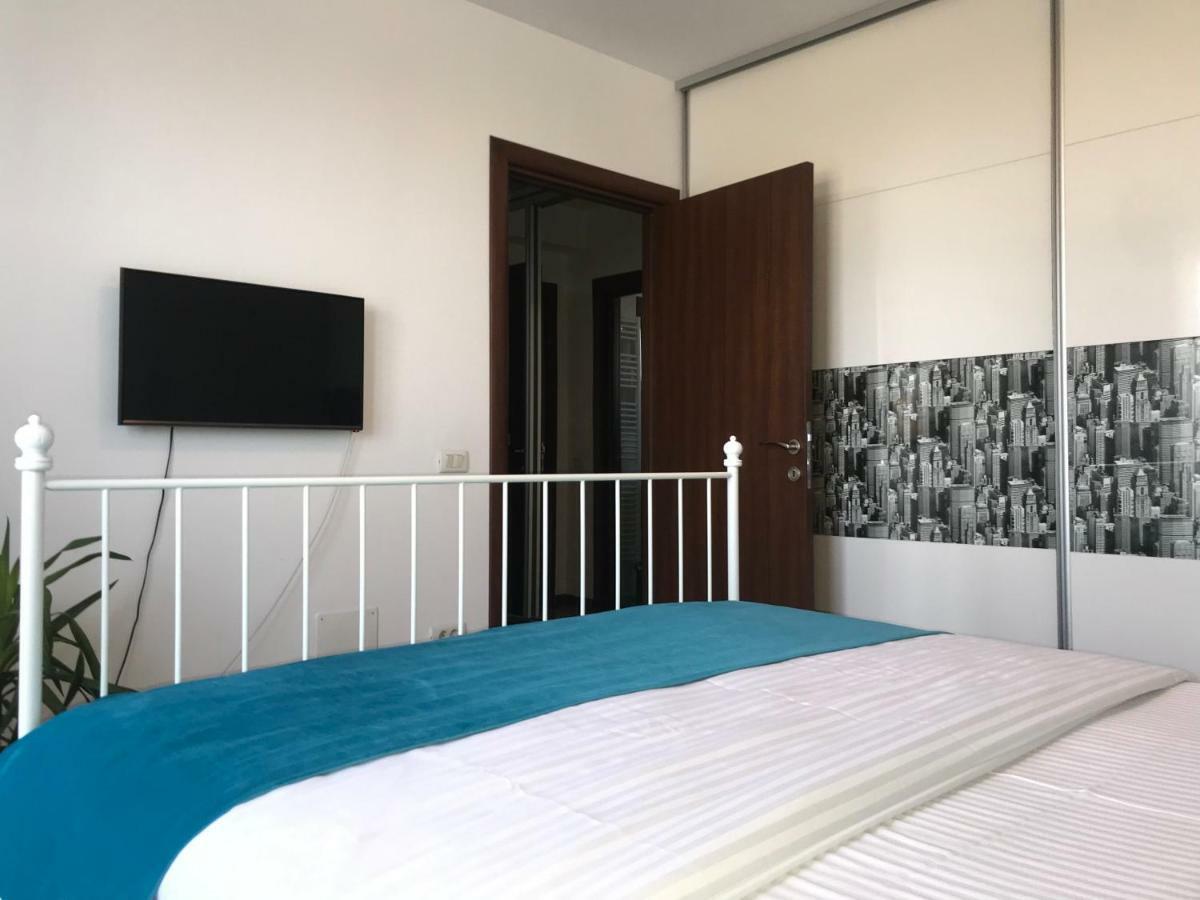 Pipera Lake View By Acme Rent Bukarest Kültér fotó